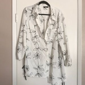 Cute black and white blouse !